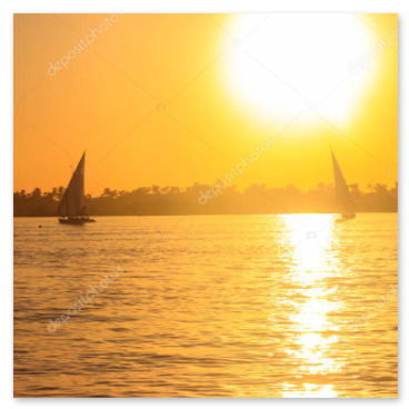 Sonnenuntergang über dem Nil in Luxor